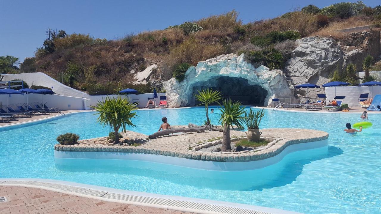 Perla Del Porto Apartments Santa Teresa Gallura Exterior photo